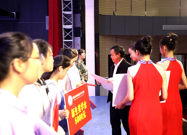 衡阳幼高专表彰2020级优秀大专新生 衡阳幼高专表彰2020级优秀大专新生