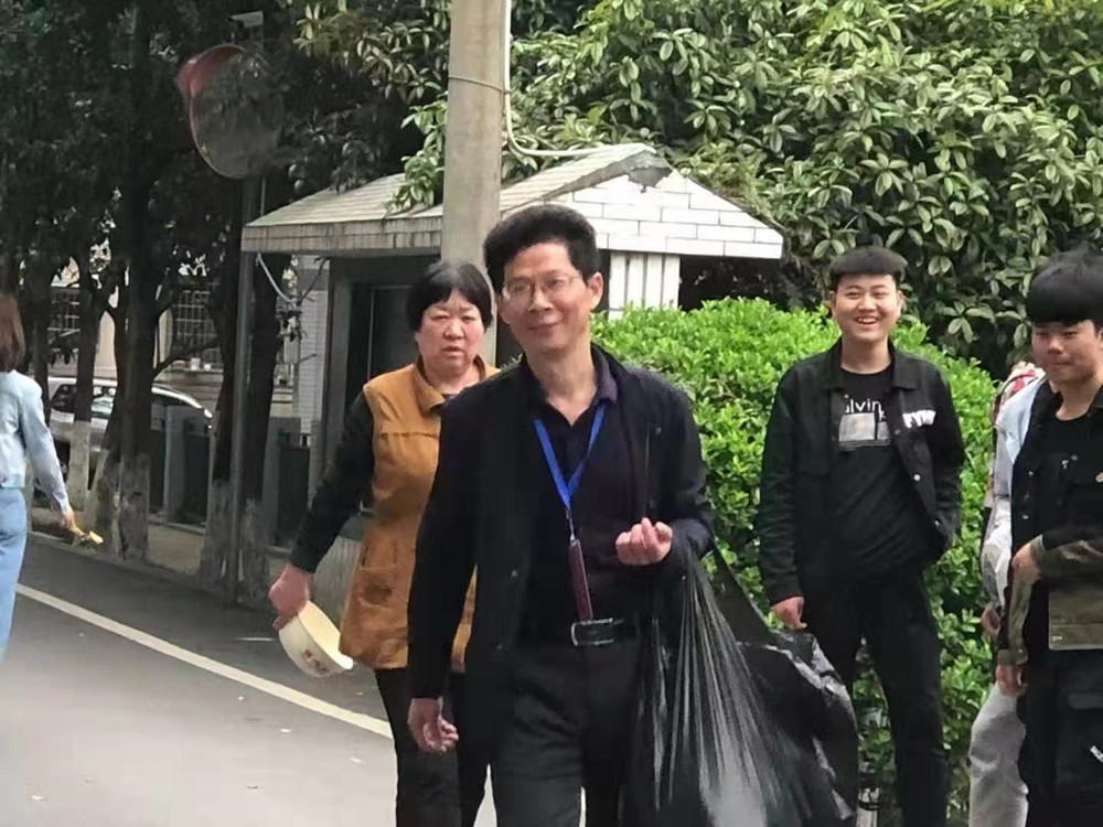 “衣旧情深,旧衣捐赠” ——衡阳幼高专耒阳学院开展学雷锋旧衣捐赠活动 “衣旧情深,旧衣捐赠” ——衡阳幼高专耒阳学院开展学雷锋旧衣捐赠活动