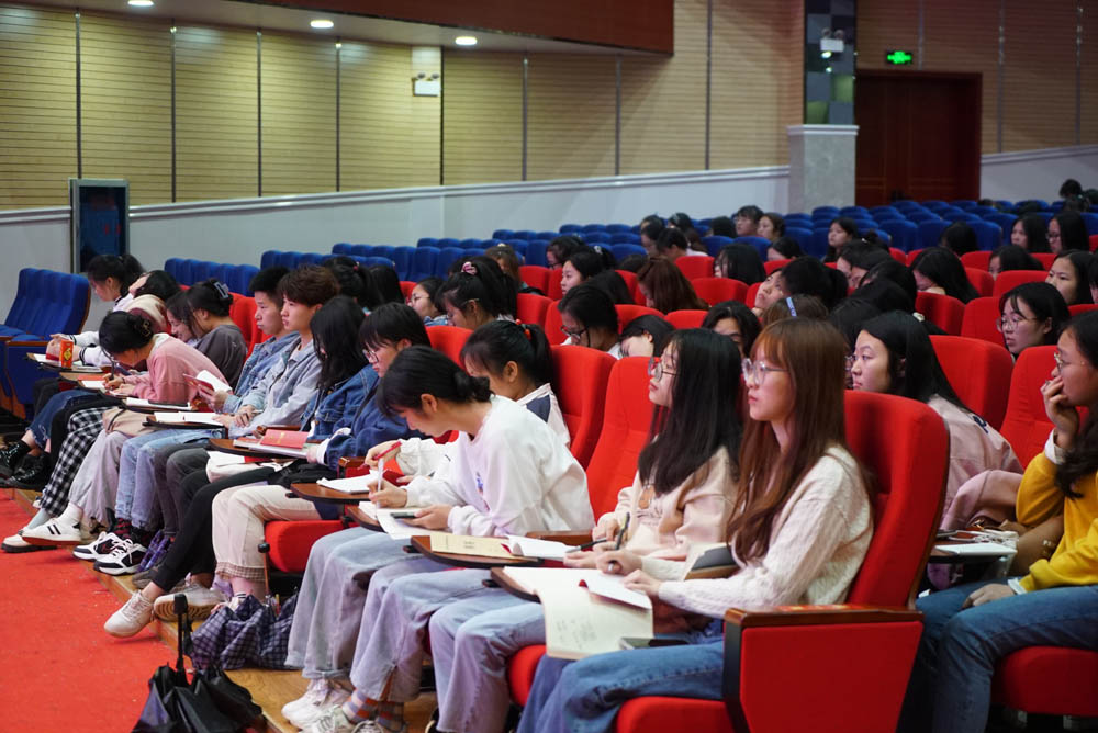 衡阳幼高专举行2021年度业余党校第一期培训班开班典礼暨首场培训课 衡阳幼高专举行2021年度业余党校第一期培训班开班典礼暨首场培训课