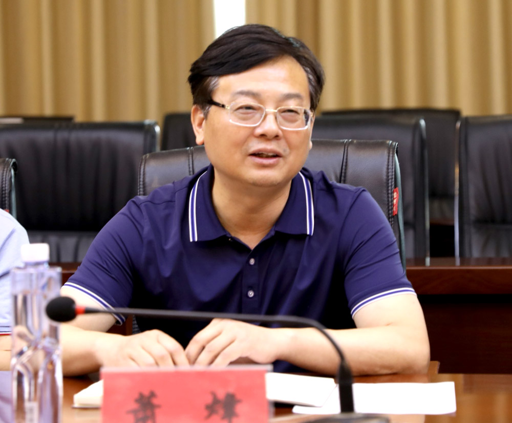 校领导萧烽带队赴湘中幼专考察交流 校领导萧烽带队赴湘中幼专考察交流