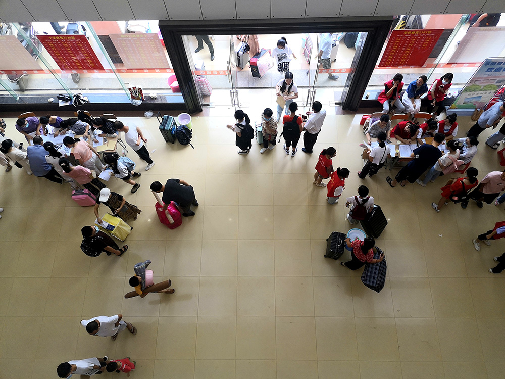 迎接喜悦 传递感动——我校迎来了2021级公费定向师范生 迎接喜悦 传递感动——我校迎来了2021级公费定向师范生