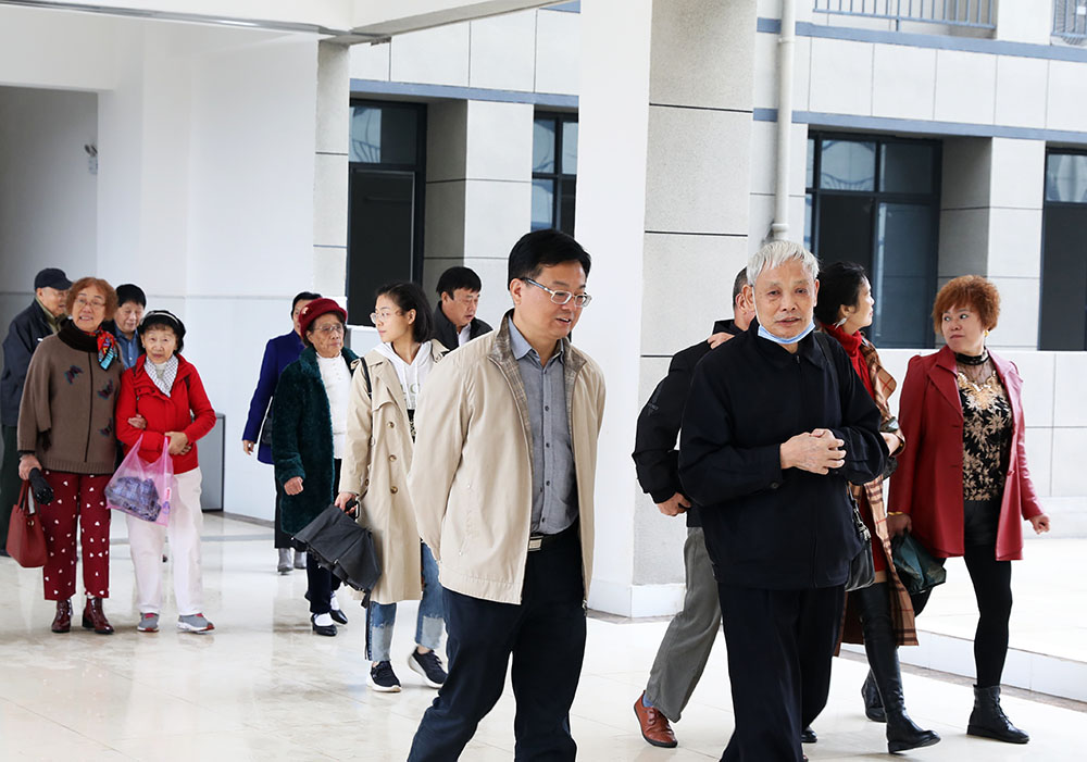 老骥伏枥写春秋,不忘初心话重阳 ——衡阳幼高专举办离退休老同志重阳节联谊活动 老骥伏枥写春秋,不忘初心话重阳 ——衡阳幼高专举办离退休老同志重阳节联谊活动