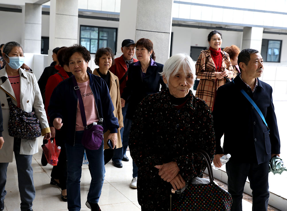 老骥伏枥写春秋,不忘初心话重阳 ——衡阳幼高专举办离退休老同志重阳节联谊活动 老骥伏枥写春秋,不忘初心话重阳 ——衡阳幼高专举办离退休老同志重阳节联谊活动