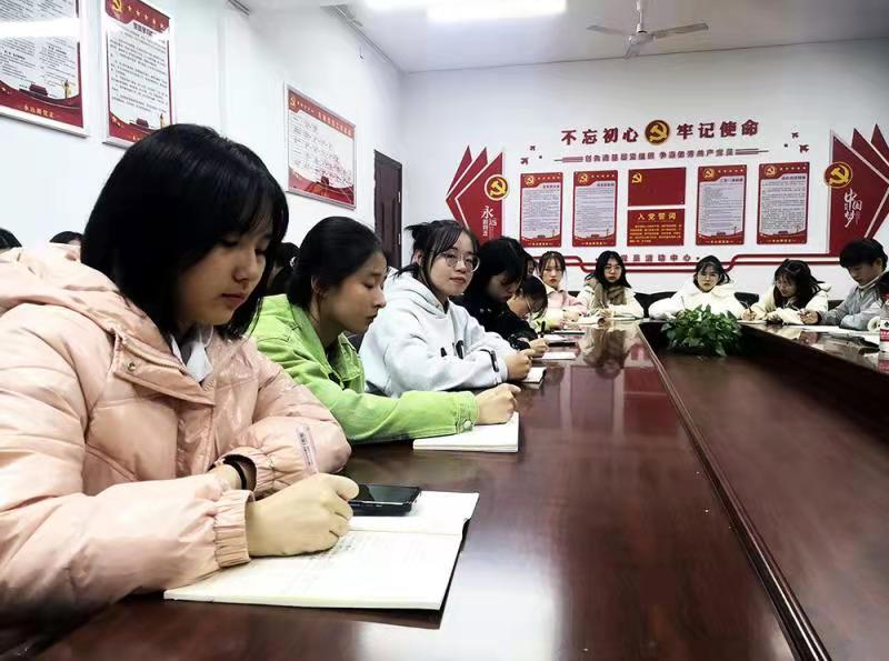 衡阳幼高专召开“我和校长面对面”2021级新生代表座谈会 衡阳幼高专召开“我和校长面对面”2021级新生代表座谈会