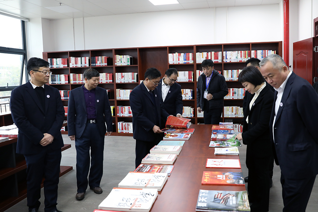 衡阳幼儿师专图书馆全新试开放,迎来首批“客人” 衡阳幼儿师专图书馆全新试开放,迎来首批“客人”