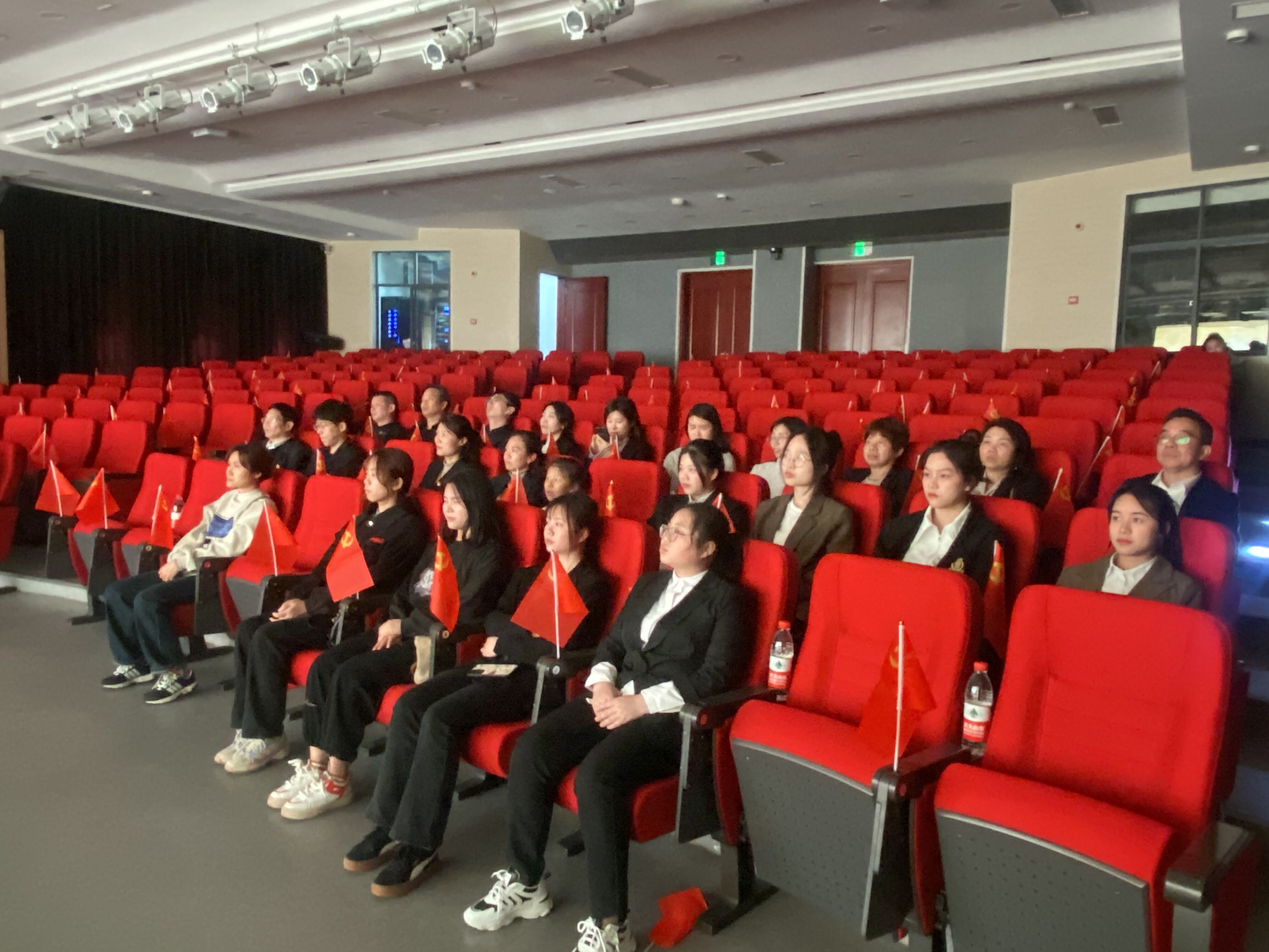 领略巾帼风采 弘扬铿锵精神—衡阳幼儿师专马院到衡阳党史馆开展主题党日暨实践研修活动