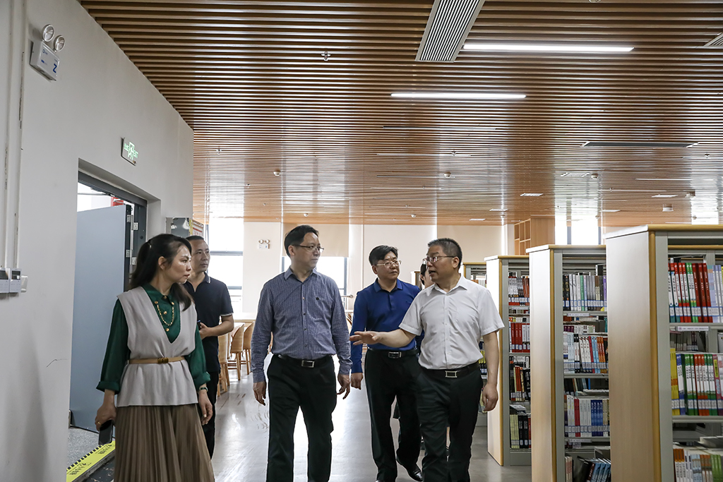 省委第二十六巡回指导组组长莅临我校指导工作 省委第二十六巡回指导组组长莅临我校指导工作