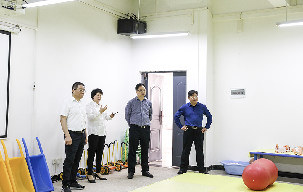 省委第二十六巡回指导组组长莅临我校指导工作 省委第二十六巡回指导组组长莅临我校指导工作