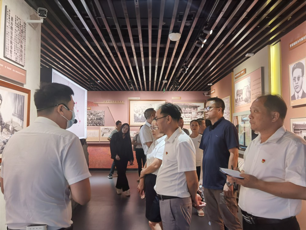 重温党史,强化主题教育感染力 ——机关第五党支部开展主题党日活动 重温党史,强化主题教育感染力 ——机关第五党支部开展主题党日活动